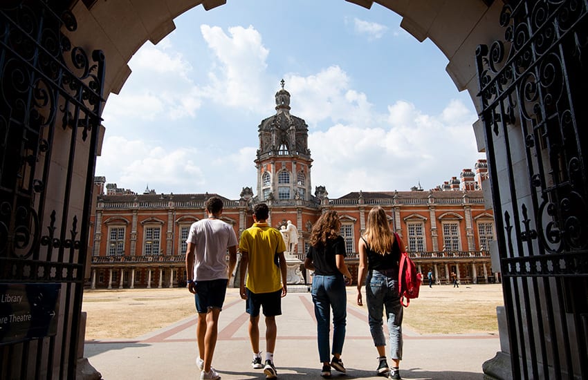 EGHAM | LJETNI JEZIČNI TEČAJ NA KAMPUSU ROYAL HOLLOWAY