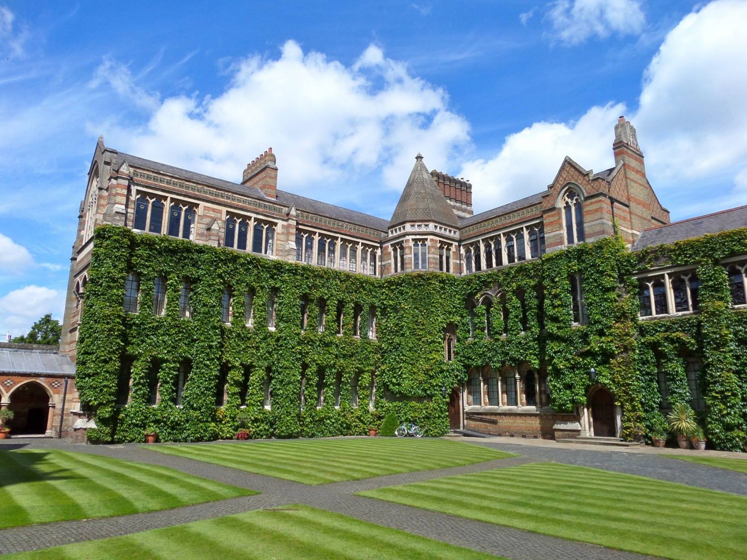 RUGBY SCHOOL | LJETNI KAMP U POVIJESNOM INTERNATU